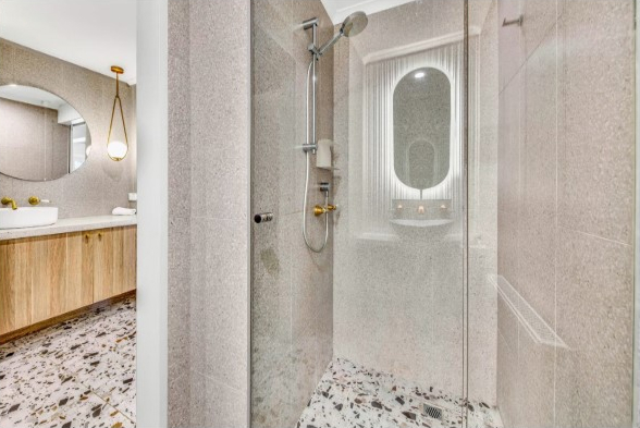 ID0a4f4901 0000 0500 0000 000014f9a825