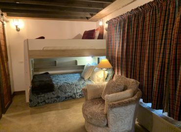 IDb7ec7701 0000 0500 0000 000012886de6